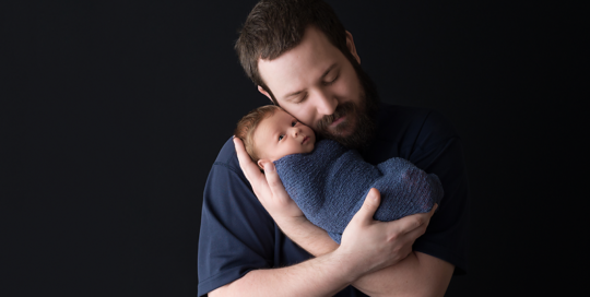 newborn-parent-picture-studio-kingston-ontario