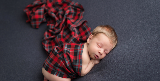 grey-blanket-red-wrap-kingston-portrait-studio