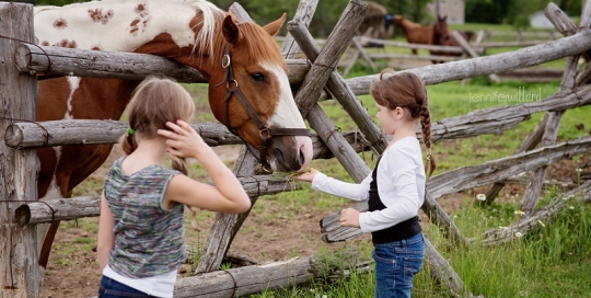 girls with horses