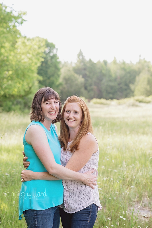 sister photography in field