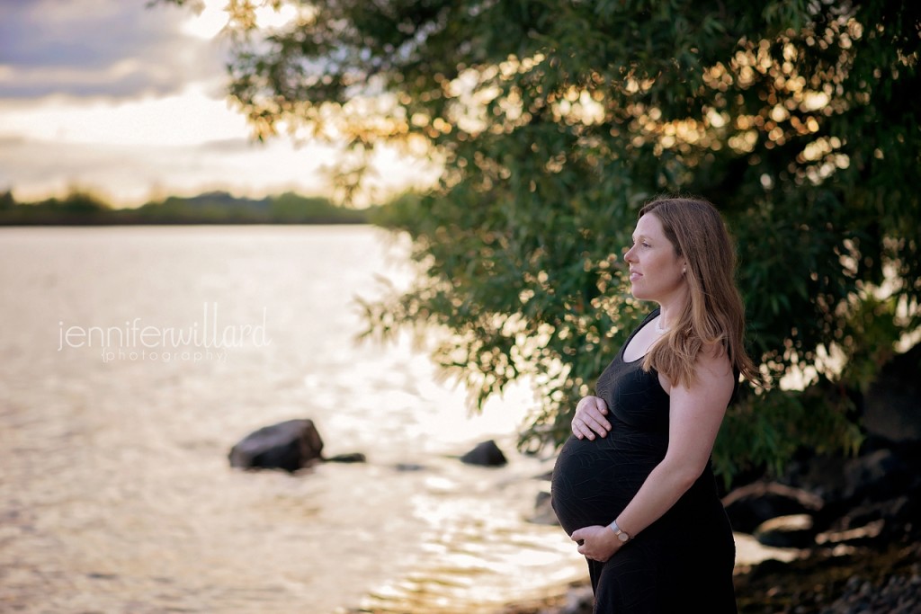 golden hour maternity portrait