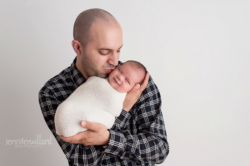 dad and newborn portrait