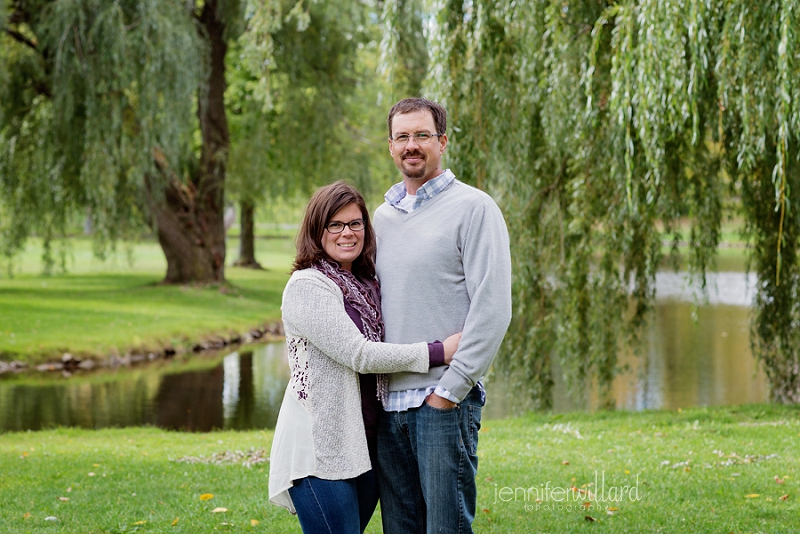 couple picture in park