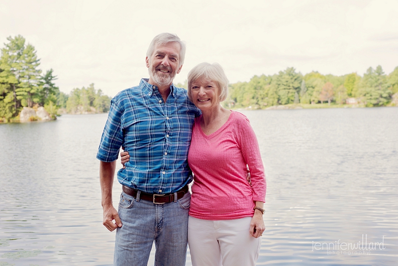 couples portrait on the lake