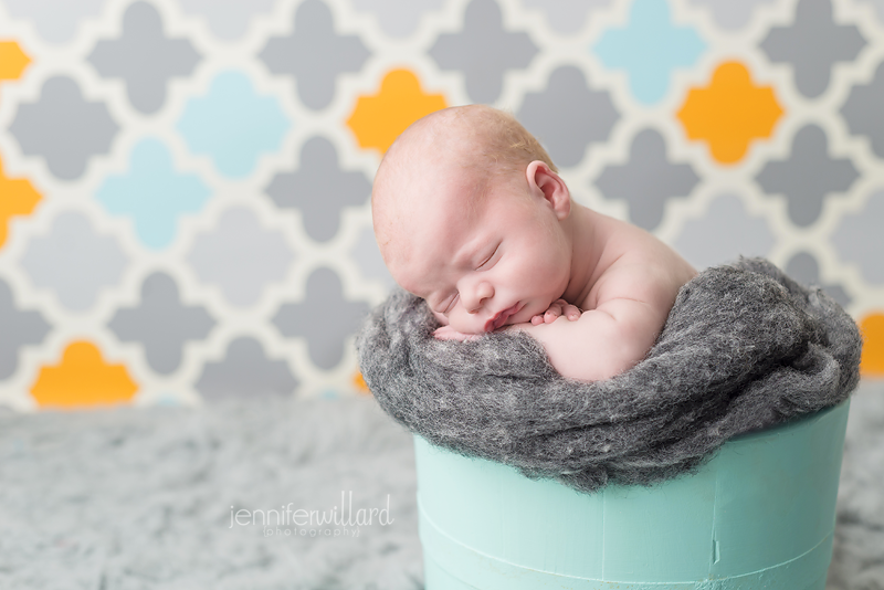 baby-boy-blue-bucket-grey-flokati