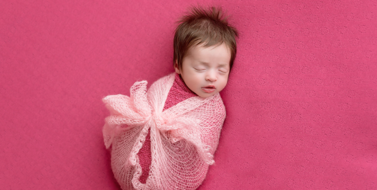 baby-girl-pink-blanket-light-pink-wrap-ygk-photographer