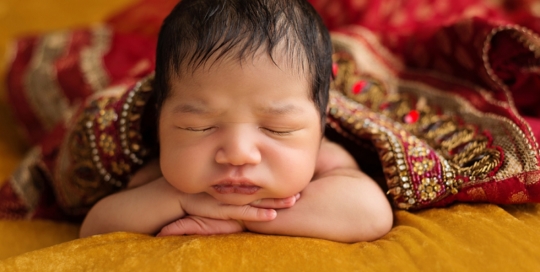 newborn-baby-boy-gold-blanket-red-sari-kingston-portrait-photographer-01