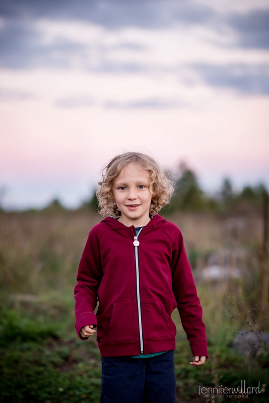 fine-art-field-meadow-portrait-kingston-natural-light-photographer-01