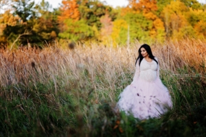 pregnant-mother-maternity-tulle-skirt-lace-top-portrait-lemoine-point-kingston-ontario-maternity-photographer-01