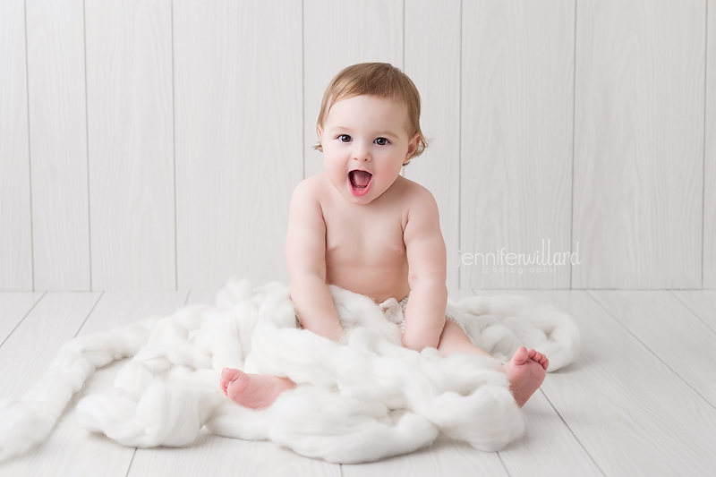 white-organic-baby-portrait-kingston-studio