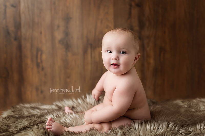 baby's-first-year-milestone-portrait-wood-background-neutral-organic-simple