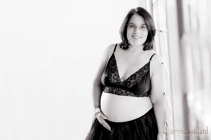 black-white-pregnancy-portrait-hospital-maternity-ward