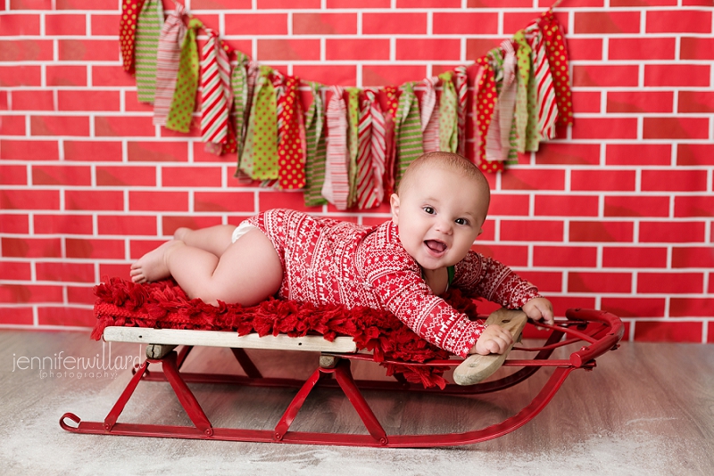 christmas-studio-portrait-red-green-baby-picture-kingston