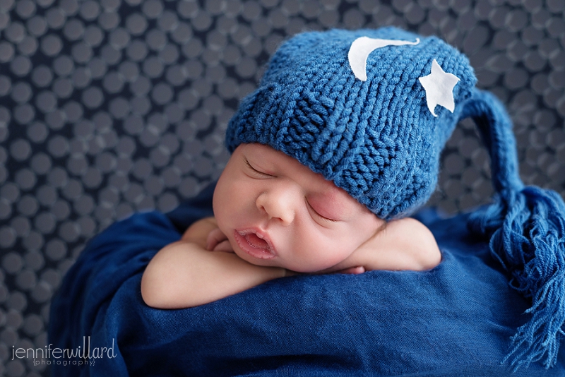 newborn-boy-blue-bucket-ygk-photographer