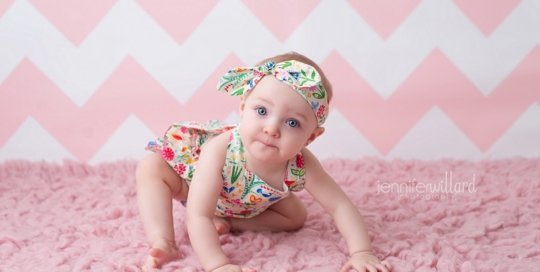 pink-chevron-backdrop-baby-portrait-photography-ygk