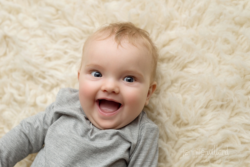 baby-photography-smiling-baby-6-months-old