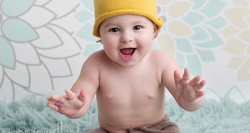 baby-portrait-blue-backdrop-ygk