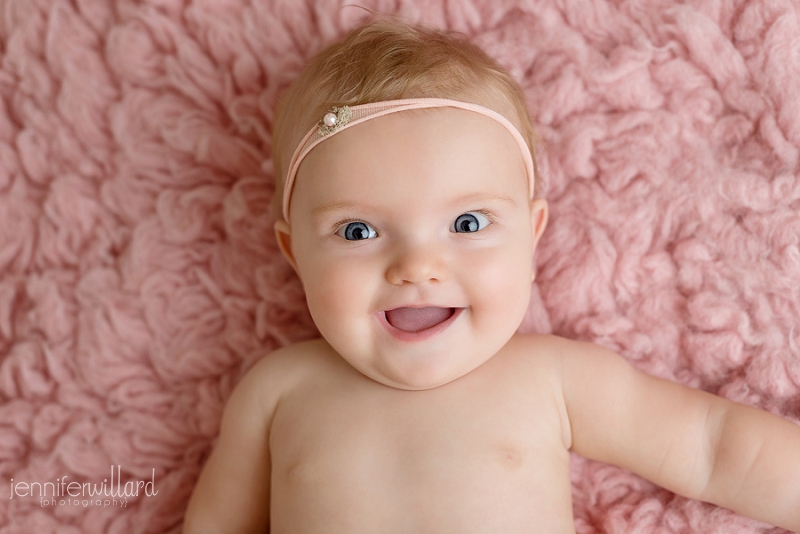 baby-girl-flower-headband-pink-rug-kingston-portrait-studio