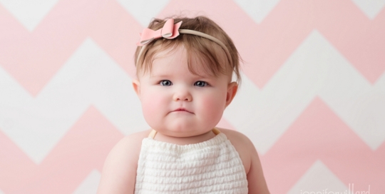 baby-milestone-pink-chevron-backdrop-kingston-photographer