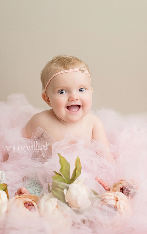 baby-girl-portrait-studio-photography-pink-tulle