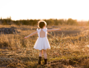 children-girl-portrait-field-golden-sunset-kingston-photographer