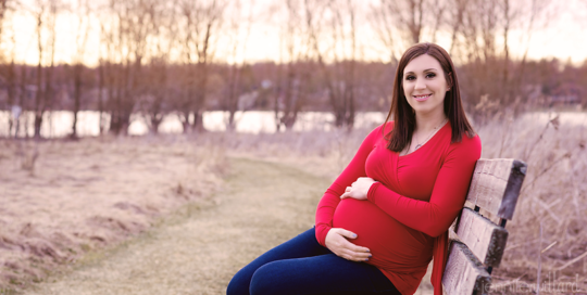 red-shirt-maternity-photography-kingston-ontario