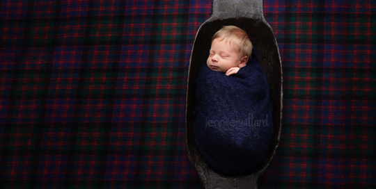 blue-red-black-plaid-newborn-picture