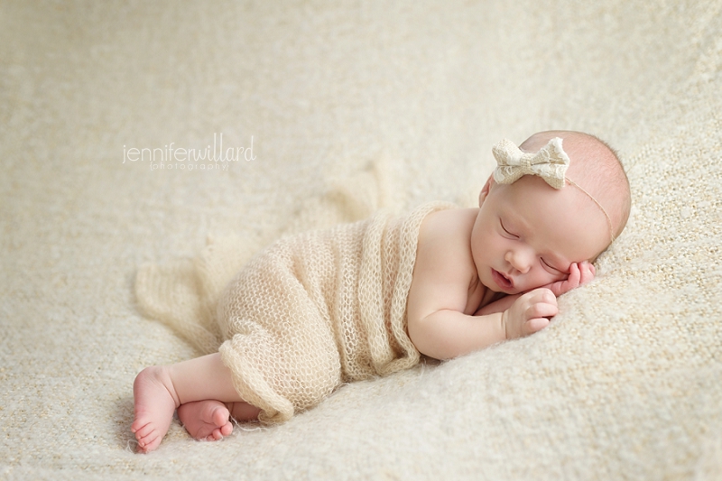 newborn-baby-girl-cream-blanket-kingston-portrait-studio