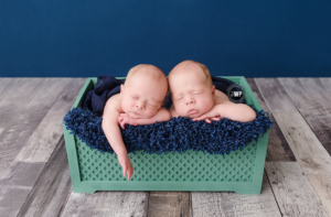 twin-boys-green-crate-blue-blanket-Kingston-Newborn-Photographer