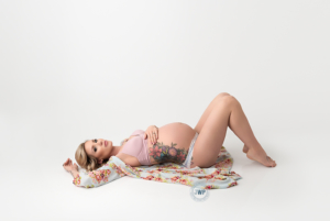 posed pregnancy portrait lying down flower robe glamour Kingston maternity photographer