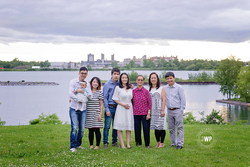 extended family near water Lake Ontario Park Kingston family Photographer