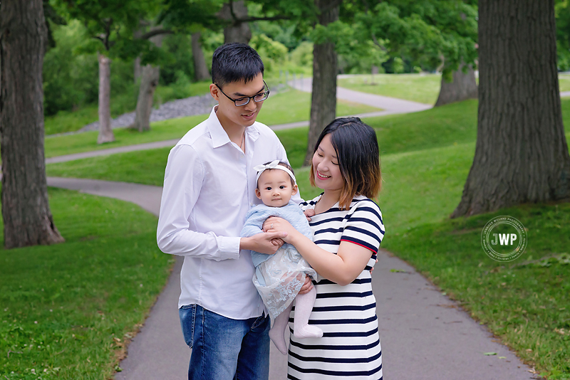 family with baby trail park Lake Ontario park Kingston Photographer