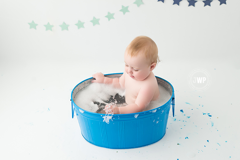 first birthday cake smash after bath Kingston children photographer