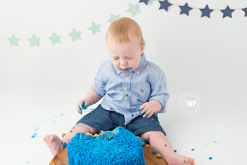 first birthday cake smash blue stars Kingston baby photographer