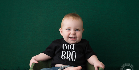 one year old studio green backdrop fur Kingston birthday photographer