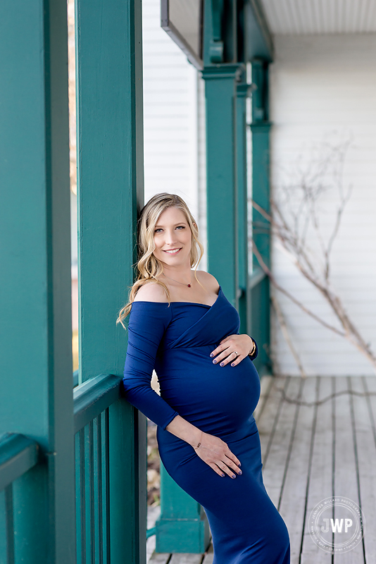 pregnant mother blue dress Gananoque maternity photographer