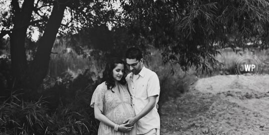 pregnant wife husband beach Kingston maternity photographer