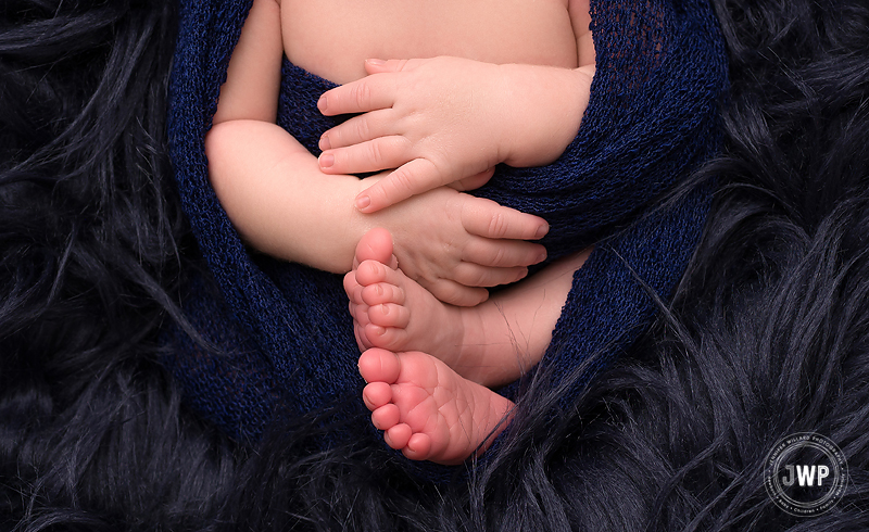 newborn toes kingston baby photographer