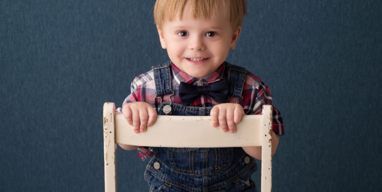 baby boy blue backdrop chair Kingston children photographer