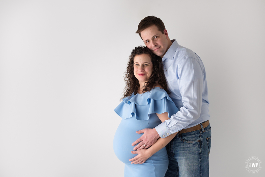 pregnant mom blue dress husband Kingston maternity photographer