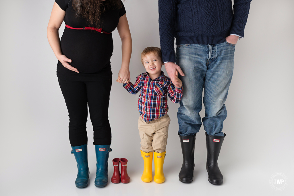 pregnant mom child father Hunter boots Kingston maternity photographer