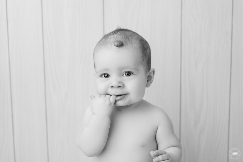 baby boy 6 month old black and white Brockville baby photographer