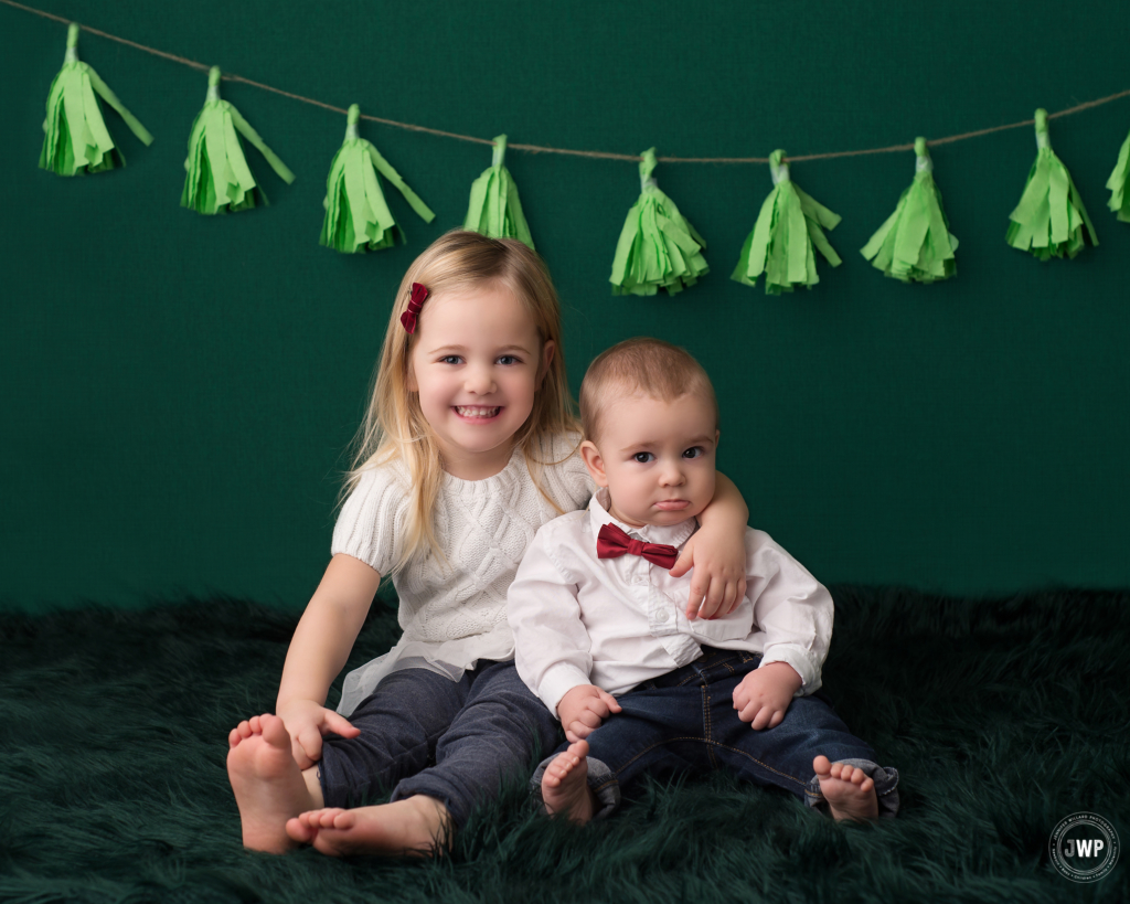 siblings emerald backdrop green flokati tassel backdrop kingston photographer