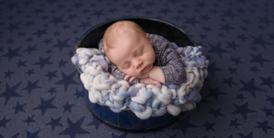 Kingston newborn photographer blue star backdrop bucket