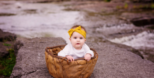 baby girl burlap basket Babcock Mill Kingston Photographer