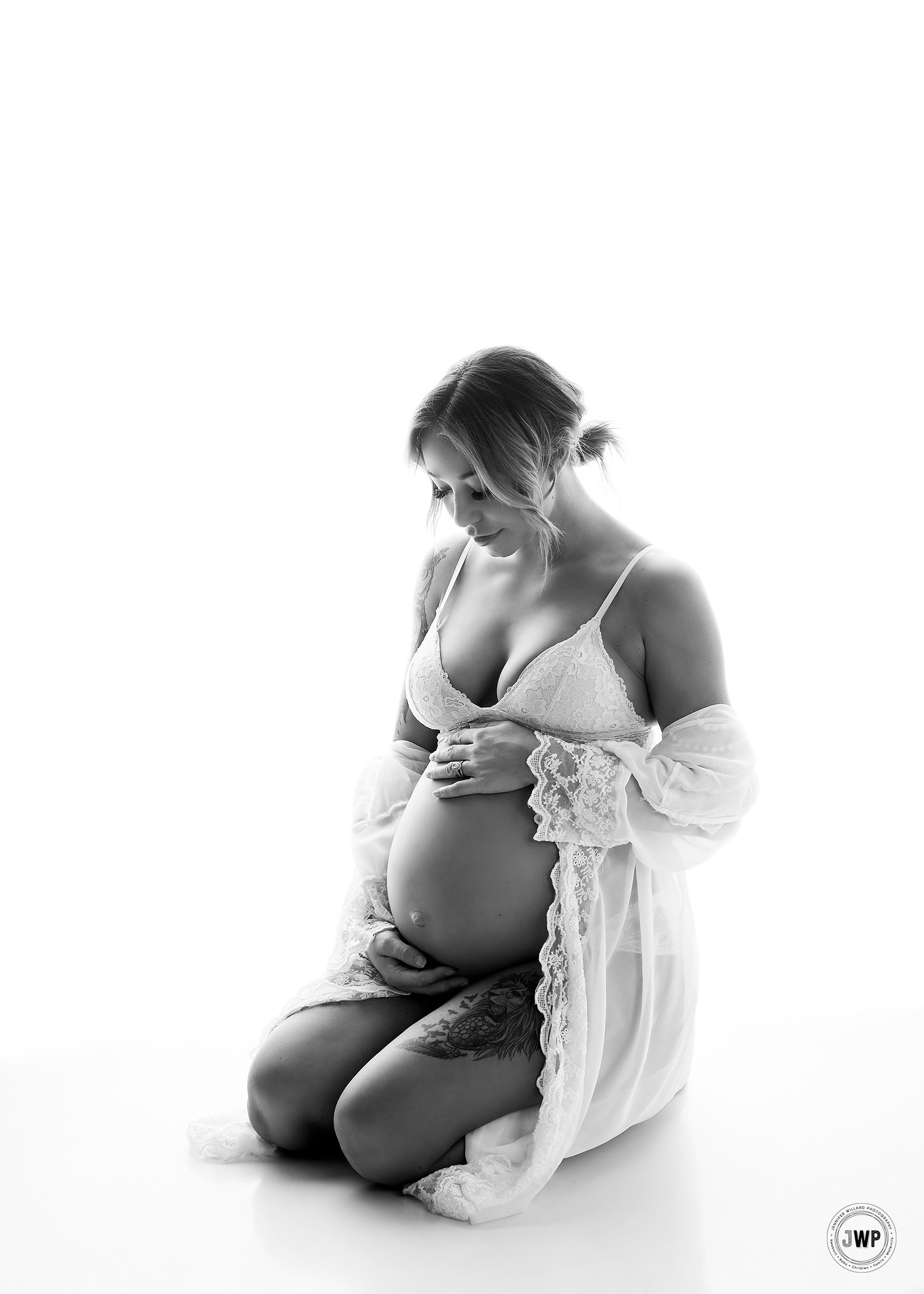 black and white maternity photography studio Kingston fine art pregnancy photographer