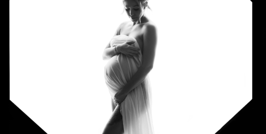 fine art pregnancy black and white Kingston maternity photographer