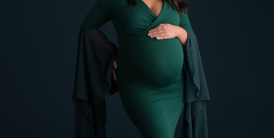 maternity portrait green glamour gown Kingston photographer