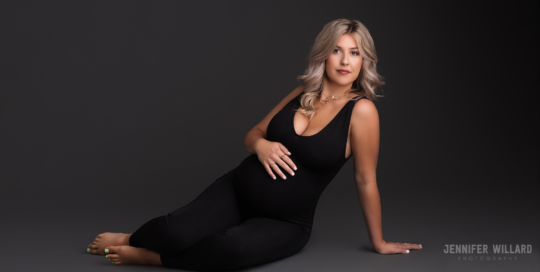 pregnant Mother black bodysuit grey backdrop Kingston Maternity Photographer